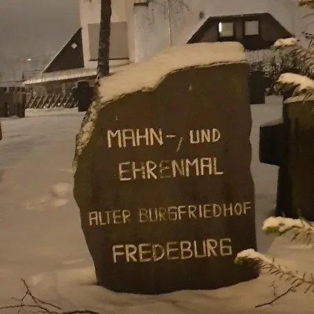 Zur Fredeburg Hotel 2*