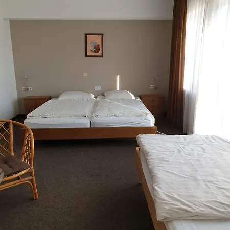 Zur Fredeburg Hotel 2*