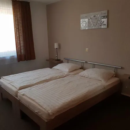 Zur Fredeburg Hotel 2*