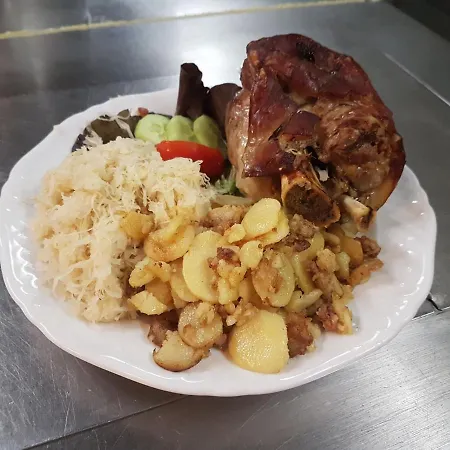 Zur Fredeburg Hotel 2*